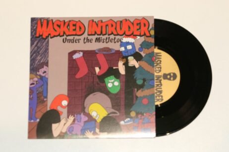 Masked Intruder - Under The Mistletoe (VG++/NM) (7")