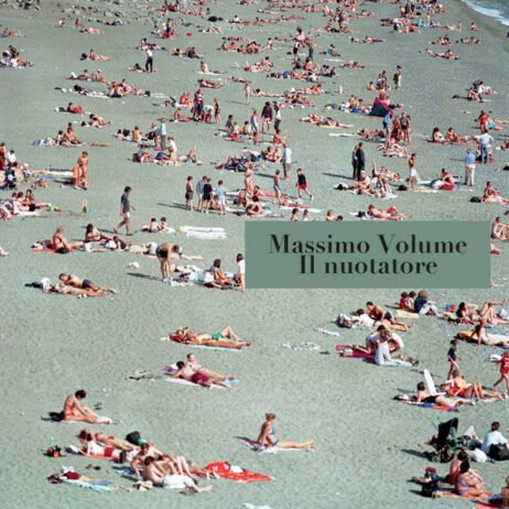 This is the album cover for "Massimo Volume - Il nuotatore." The image depicts a crowded beach scene, filled with people sunbathing and enjoying the outdoors. The album title and artist's name are elegantly placed over the image.
