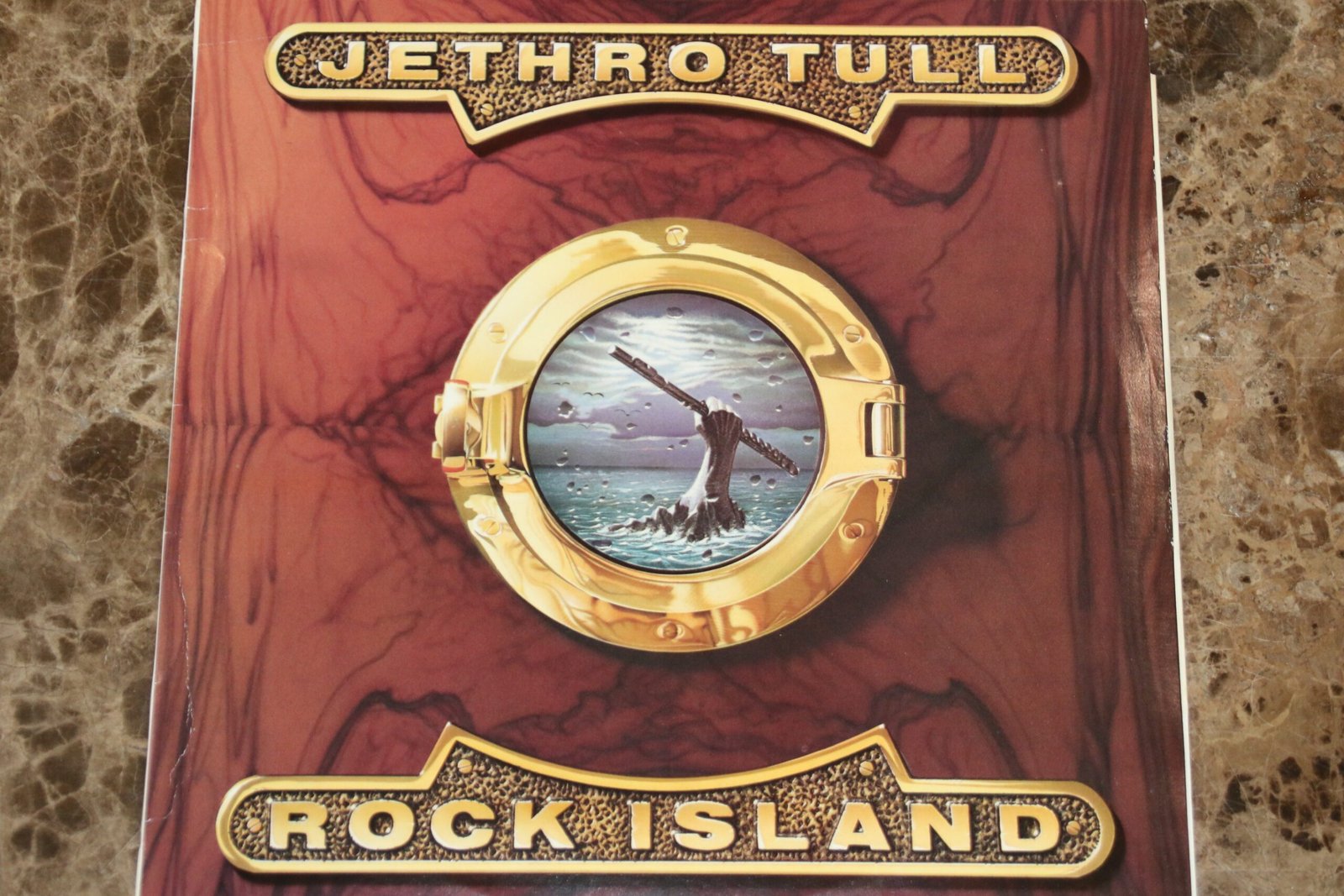 Jethro Tull - Rock Island (VG)