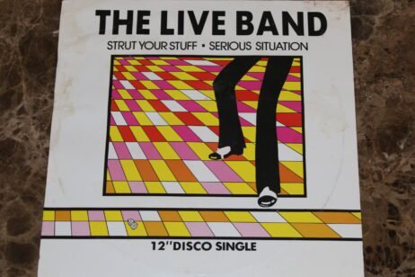 The Live Band - Strut Your Stuff / Serious Situation (VG+/G) (12")