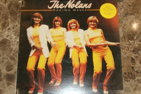 The Nolans - Making Waves (VG+/VG)