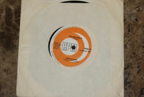 Kori Moraba - Ho Boulela / Ntate Batshoarele (VG/Gen) (7")