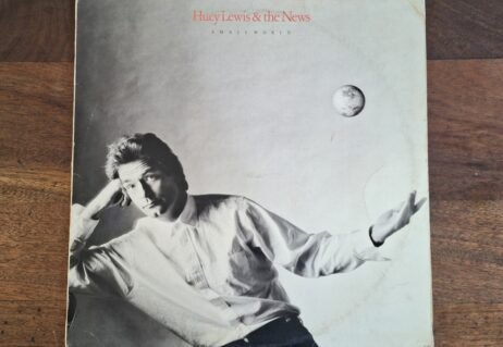 Huey Lewis & The News - Small World (G+)