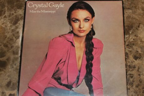 Crystal Gayle - Miss The Mississippi (G/G+)
