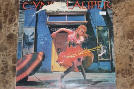 Cyndi Lauper - She's So Unusual (G+/G)