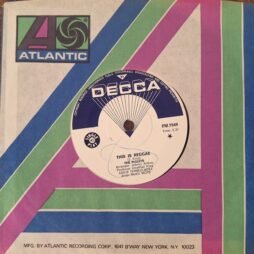 The Piglets - This Is Reggae (G+/Gen) (7")