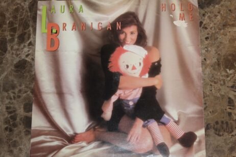 Laura Branigan - Hold Me (G+)