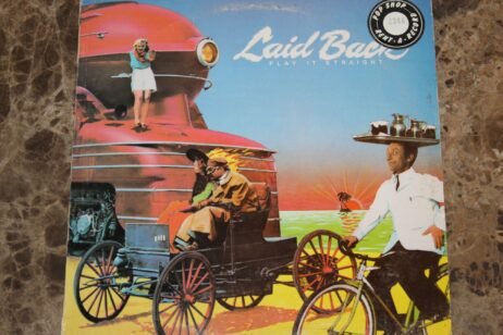 Laid Back - Play It Straight (G+)
