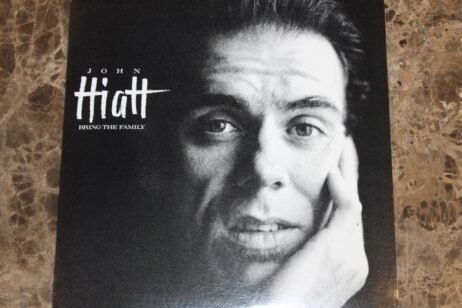 John Hiatt - Bring The Family (VG+)
