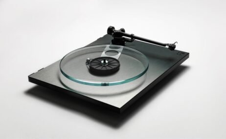 Rega P3 RS Edition Turntable - Image 4