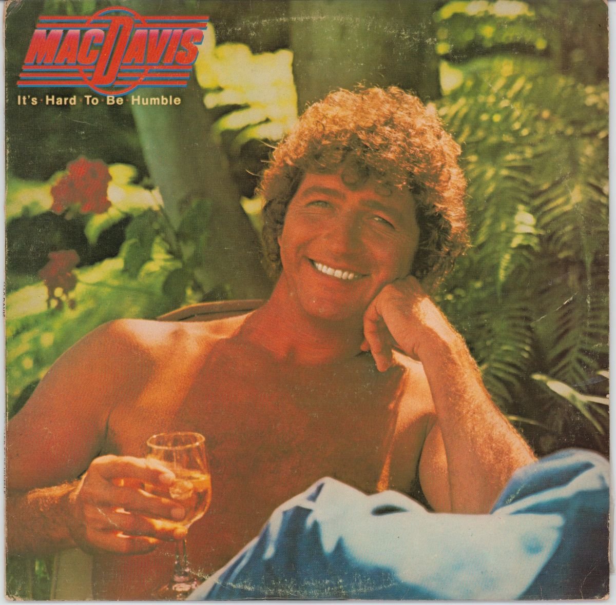 Mac Davis - It's Hard To Be Humble (G+)