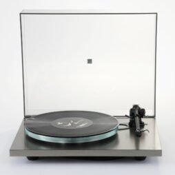 Rega P6 RS Edition Turntable (Fitted with Nd9 Cartridge)